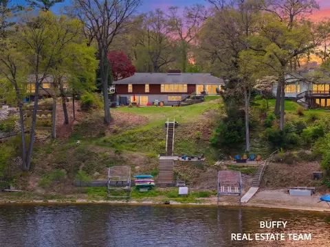 3850 Highgate, Norton Shores, MI 49441