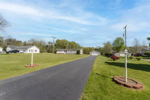 10175 E R, Scotts, MI 49088
