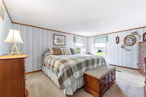 Bedroom - 10175 E R, Scotts, MI 49088 photo 2 of 5