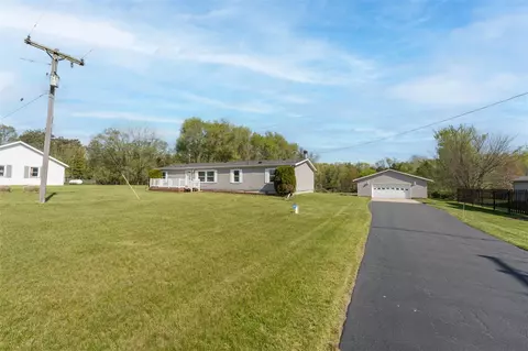 Exterior - 10175 E R, Scotts, MI 49088 photo 2 of 7