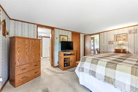 Bedroom - 10175 E R, Scotts, MI 49088 photo 1 of 5