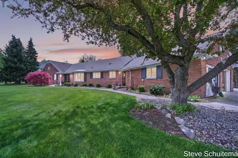 3109 S S Blf, Hudsonville, MI 49426