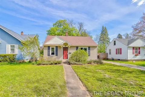193 E 26th, Holland, MI 49423