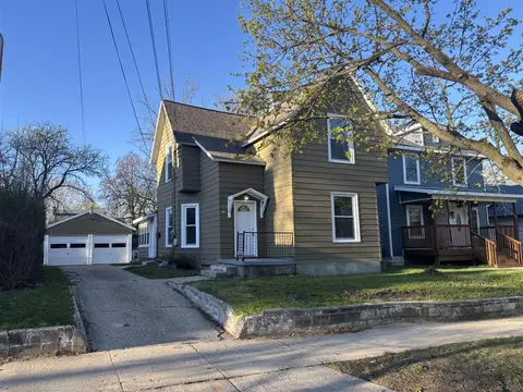 924 Worden, Grand Rapids, MI 49507