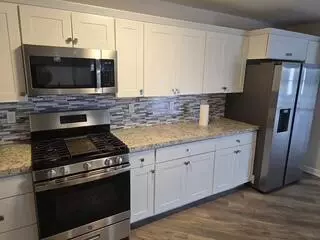 Kitchen - 757 Tomahawk, Coldwater, MI 49036 photo 1 of 2
