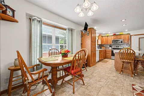 Dining - 584 Orchard, Marshall, MI 49068 photo 1 of 1