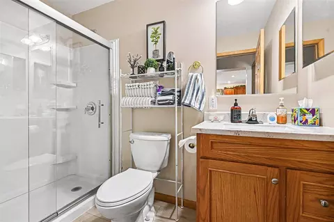 Bath - 584 Orchard, Marshall, MI 49068 photo 1 of 2
