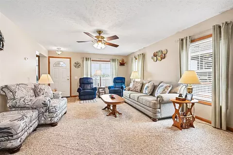 Living - 584 Orchard, Marshall, MI 49068 photo 2 of 3