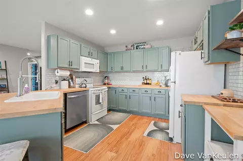 Kitchen - 879 Flat Riv, Lowell, MI 49331 photo 1 of 4