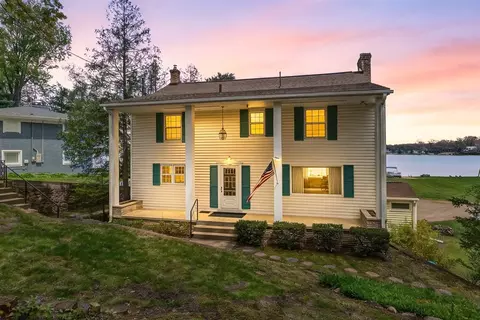 434 Crooked Lk, Kalamazoo, MI 49009