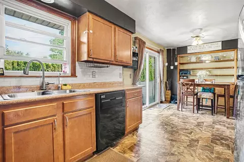 Kitchen - 15052 N North Park, Constantine, MI 49042 photo 1 of 3