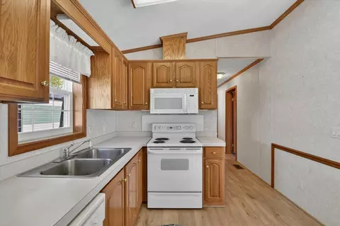 Kitchen - 563 Willow, Coldwater, MI 49036 photo 2 of 2