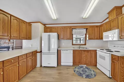 Kitchen - 563 Willow, Coldwater, MI 49036 photo 1 of 2