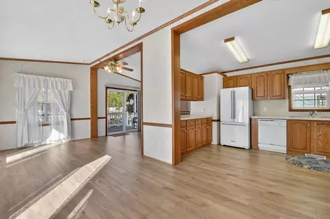 Living - 563 Willow, Coldwater, MI 49036 photo 3 of 3