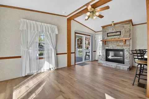 Living - 563 Willow, Coldwater, MI 49036 photo 2 of 3