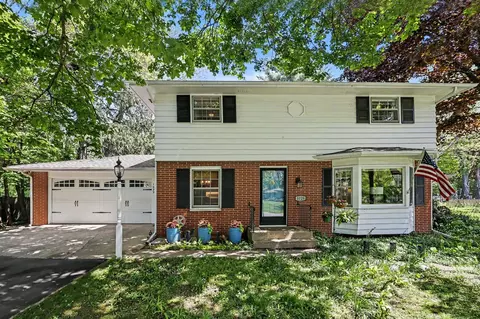 1029 Dobbin, Kalamazoo, MI 49006