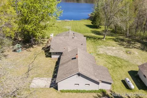 210 S S Shr, Edmore, MI 48829