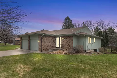 2048 Cranbrook #15, Grand Rapids, MI 49505