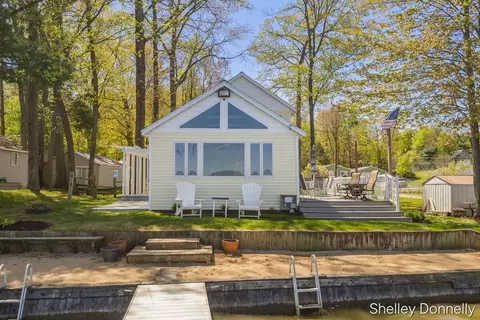Exterior - 1071 E Hess Lk, Grant, MI 49327 photo 6 of 8