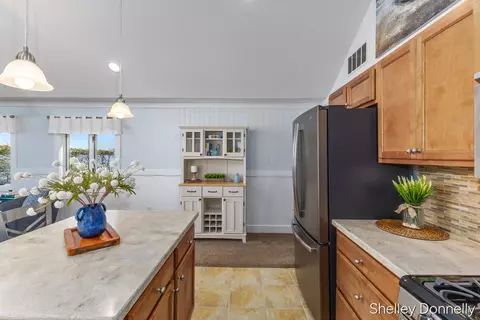 Kitchen - 1071 E Hess Lk, Grant, MI 49327 photo 3 of 5