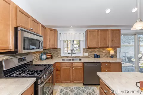 Kitchen - 1071 E Hess Lk, Grant, MI 49327 photo 1 of 5