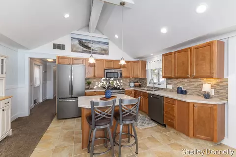 Kitchen - 1071 E Hess Lk, Grant, MI 49327 photo 5 of 5