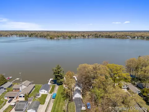 View/Area - 1071 E Hess Lk, Grant, MI 49327 photo 2 of 7