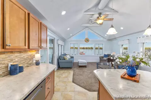 Kitchen - 1071 E Hess Lk, Grant, MI 49327 photo 4 of 5