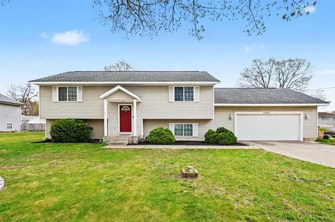 1270 Holiday, Muskegon, MI 49442