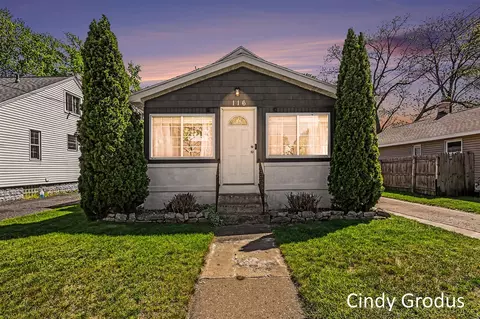 116 32nd, Wyoming, MI 49548