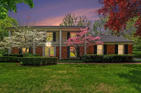 910 S Shady Holw, Bloomfield Hills, MI 48304