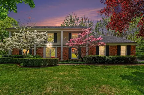 910 S Shady Holw, Bloomfield Hills, MI 48304