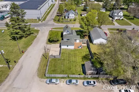 View/Area - 322 E Gardner, Sparta, MI 49345 photo 2 of 9