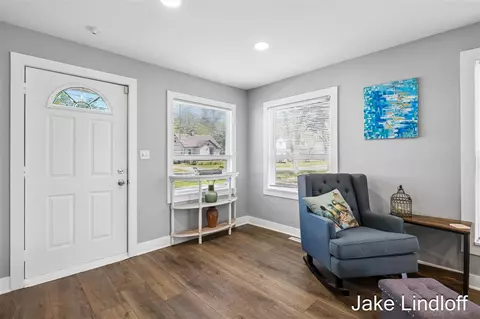 Entry Way - 322 E Gardner, Sparta, MI 49345 photo 1 of 2