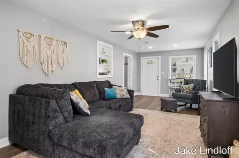 Living - 322 E Gardner, Sparta, MI 49345 photo 2 of 4
