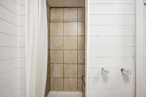 Bath - 10416 Tomkinson, Scotts, MI 49088 photo 2 of 2