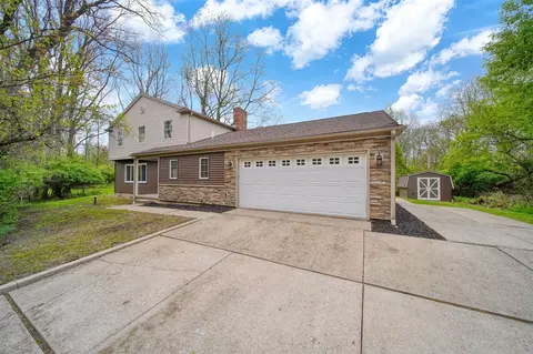 2755 Robinson, Jackson, MI 49203