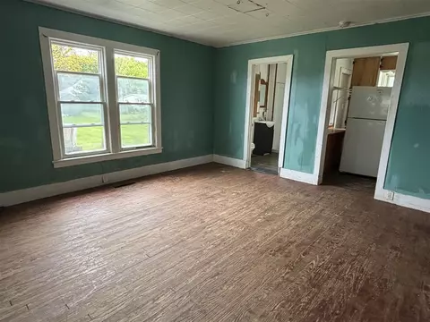 Living - 245 Monroe, Brooklyn, MI 49230 photo 1 of 4