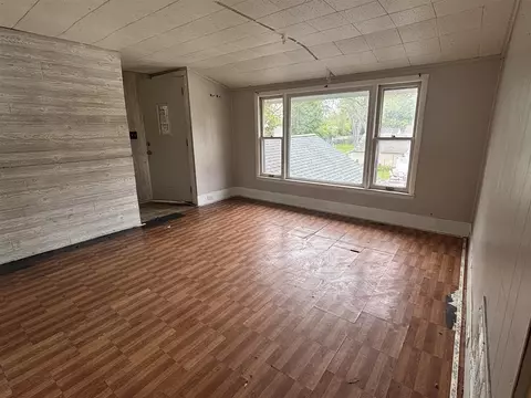 Living - 245 Monroe, Brooklyn, MI 49230 photo 4 of 4