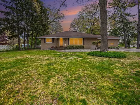 204 N Fruitport, Spring Lake, MI 49456