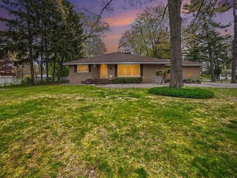 204 N Fruitport, Spring Lake, MI 49456
