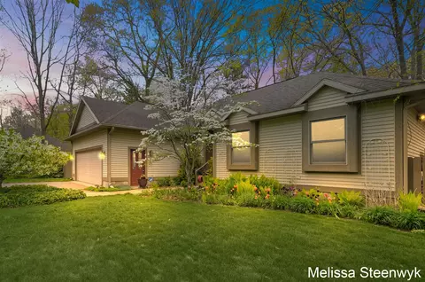 2740 Hittle Crk, Fruitport, MI 49415