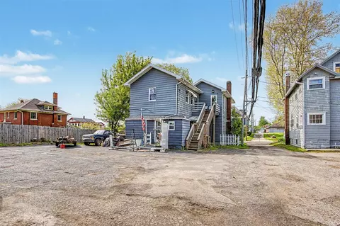 Exterior - 334 W Wesley, Jackson, MI 49201 photo 9 of 11