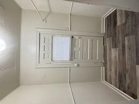 Entry Way - 334 W Wesley, Jackson, MI 49201 photo 1 of 2