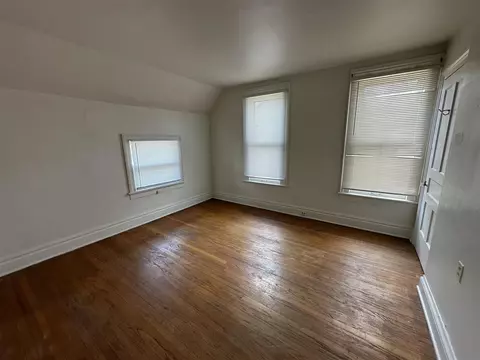 Bedroom - 334 W Wesley, Jackson, MI 49201 photo 4 of 14