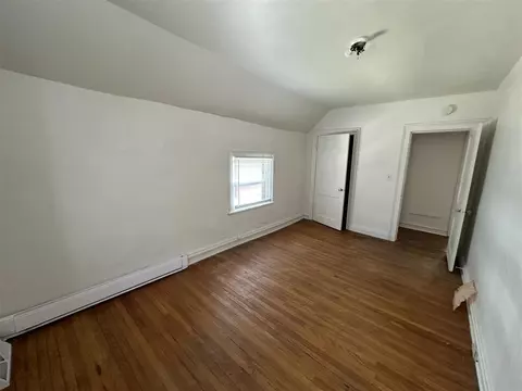 Bedroom - 334 W Wesley, Jackson, MI 49201 photo 7 of 14