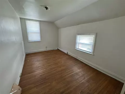 Bedroom - 334 W Wesley, Jackson, MI 49201 photo 6 of 14