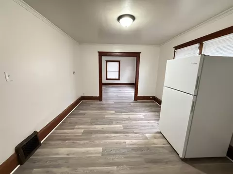 Living - 334 W Wesley, Jackson, MI 49201 photo 15 of 15