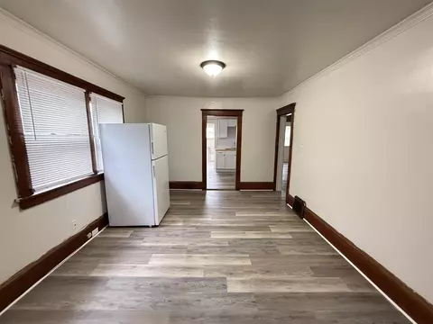 Living - 334 W Wesley, Jackson, MI 49201 photo 14 of 15