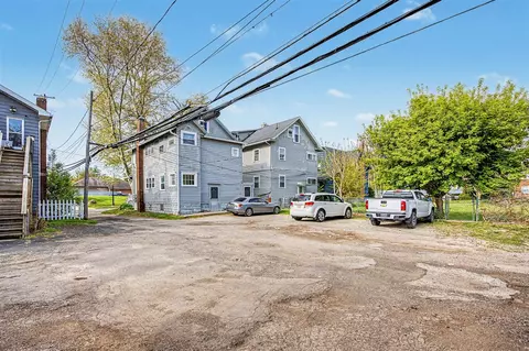 Exterior - 334 W Wesley, Jackson, MI 49201 photo 10 of 11